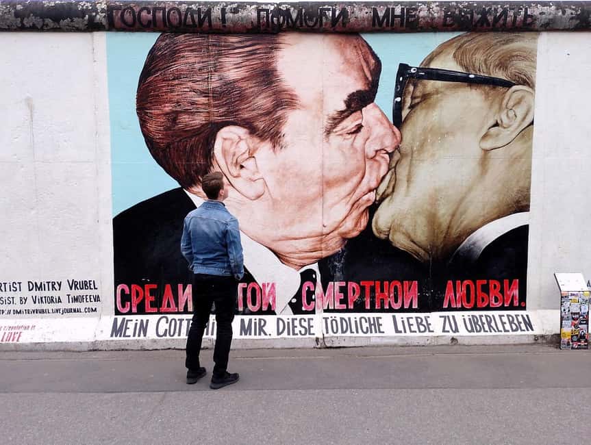 Berlin: From East to West & Wall Tour by Bike with a Guide - Starting in Friedrichshain near the Velodrom