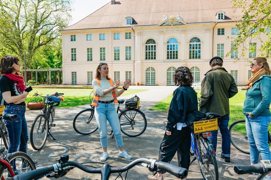Berlin: Green City Guided Bike Tour - Bürgerpark Pankow and Schönholzer Heide