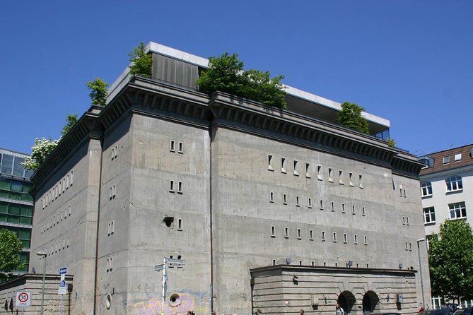 Berlin: Guided Bike tour of the Berlin Wall and Third Reich - From Nikolaiviertel to the New Synagogue