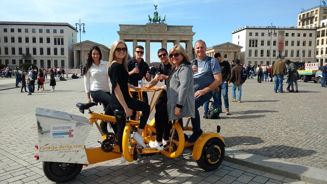 Berlin : Guided Private Sightseeing Tours with Funbikes, Teambikes - The Unter den Linden area and Tiergarten