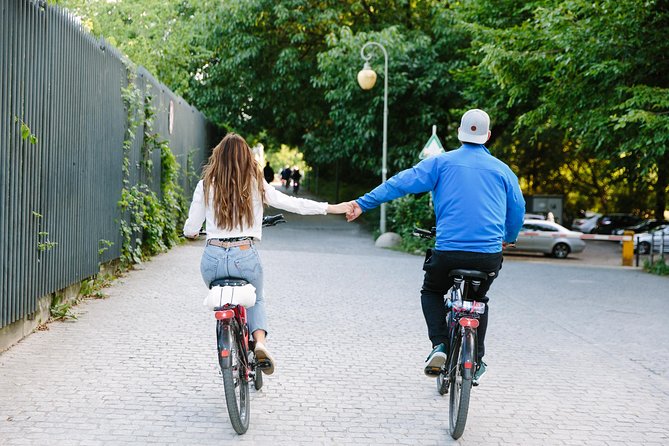Berlin Highlights: 3-Hour Bike Tour - Starting beneath the TV Tower in Alexanderplatz