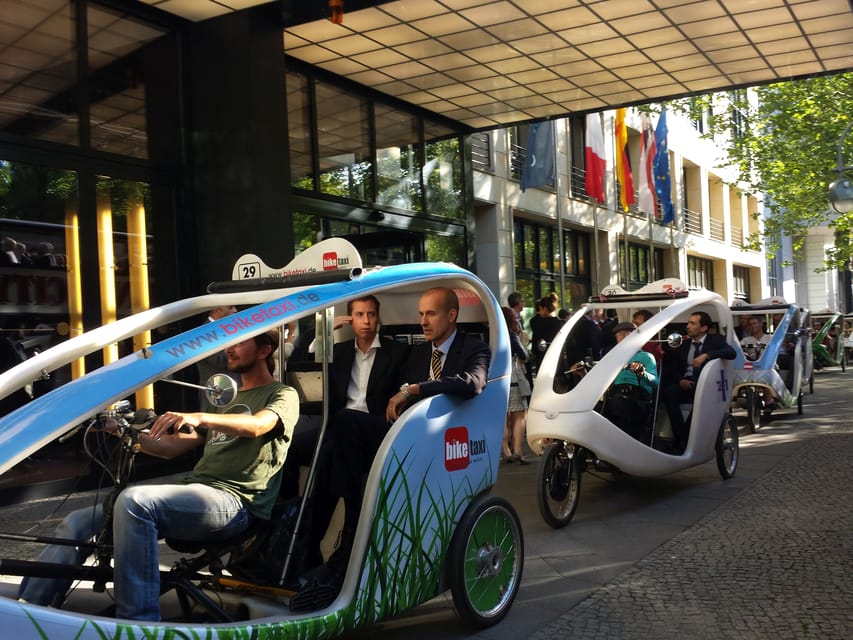 Berlin: Illuminated Berlin by Bike Taxi - A private seat for Berlin’s Festival of Lights