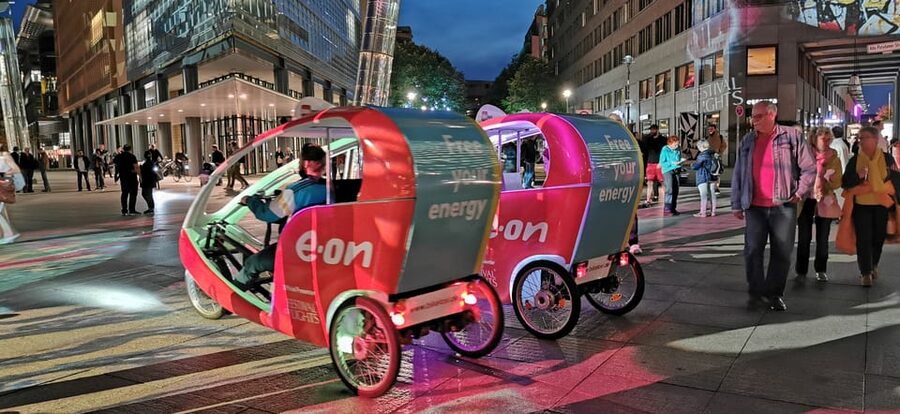 Berlin: Illuminated Berlin by Bike Taxi - A guide who adjusts to your evening
