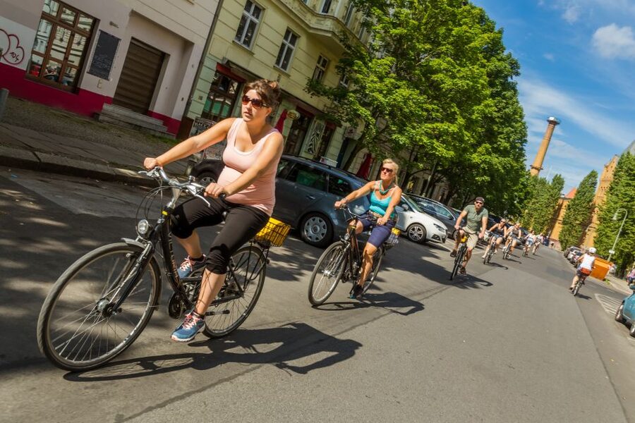 Berlin: Sights and Highlights Bike Tour with a Local Guide - Key points at a glance