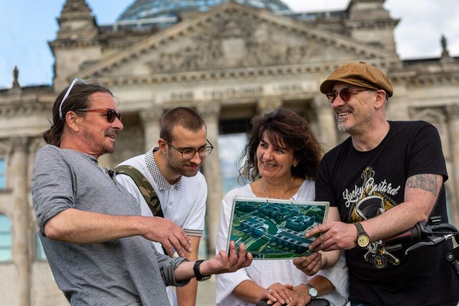 Berlin: Small Group Bike Tour Through City Center - Alexanderplatz and the East German World Clock