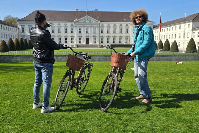 Berlin : The best bike tour with a Berlin guide and insider tips - Museum Island and the old heart of Berlin