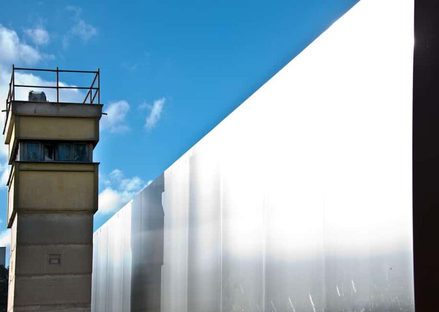 Berlin: The Wall and Third Reich Guided Bike Tour - Bernauer Straße and the Wall border