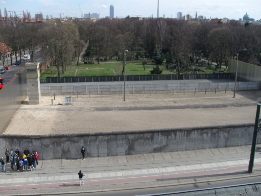 Berlin Wall History Small Group Cycling Tour - Checkpoint Charlie and the final central stops