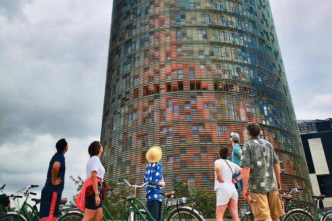Bike and Sailing Tour in Barcelona - Starting in the Gothic Quarter by bicycle