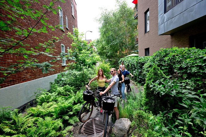 Bike / E-bike tour : Plateau, Mile-End, Jean-Talon Market by Fitz - Mile End and the warm bagel break