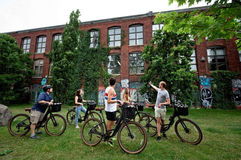 Bike/E-bike tour Plateau,MileEnd, Jean-Talon Market by Fitz - The Plateau, green lanes, and street art
