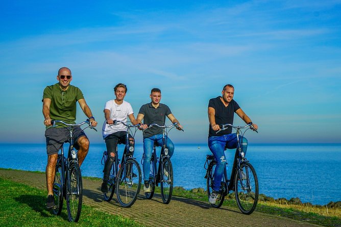 Bike rental Volendam - Explore the Countryside of Amsterdam - Who will enjoy this ride most?