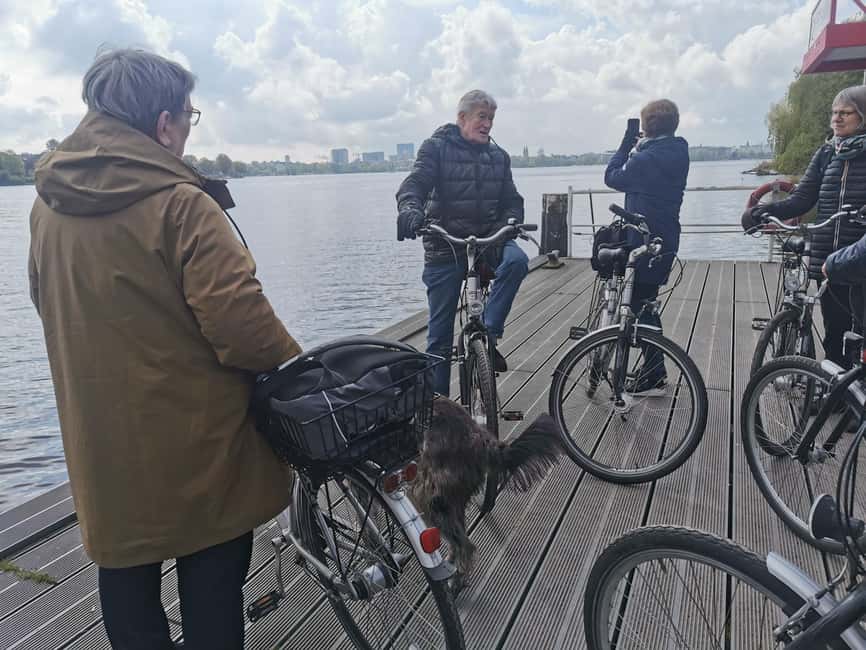 Bike tour around the Alster - Celebs, water, and nature - What the guide adds to the bicycle ride