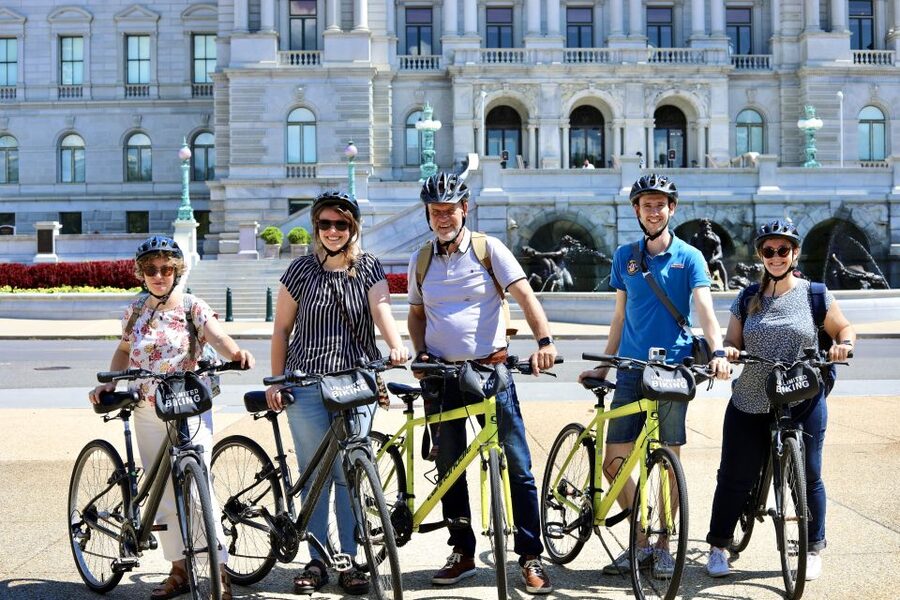 Bike Tour: Capitol Hill, Lincoln Memorial, National Mall - Starting beside the Navy Memorial