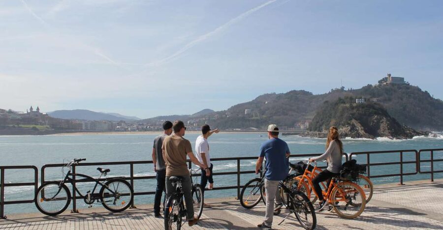 Bike Tour in San Sebastian - Peine del Viento and the western edge