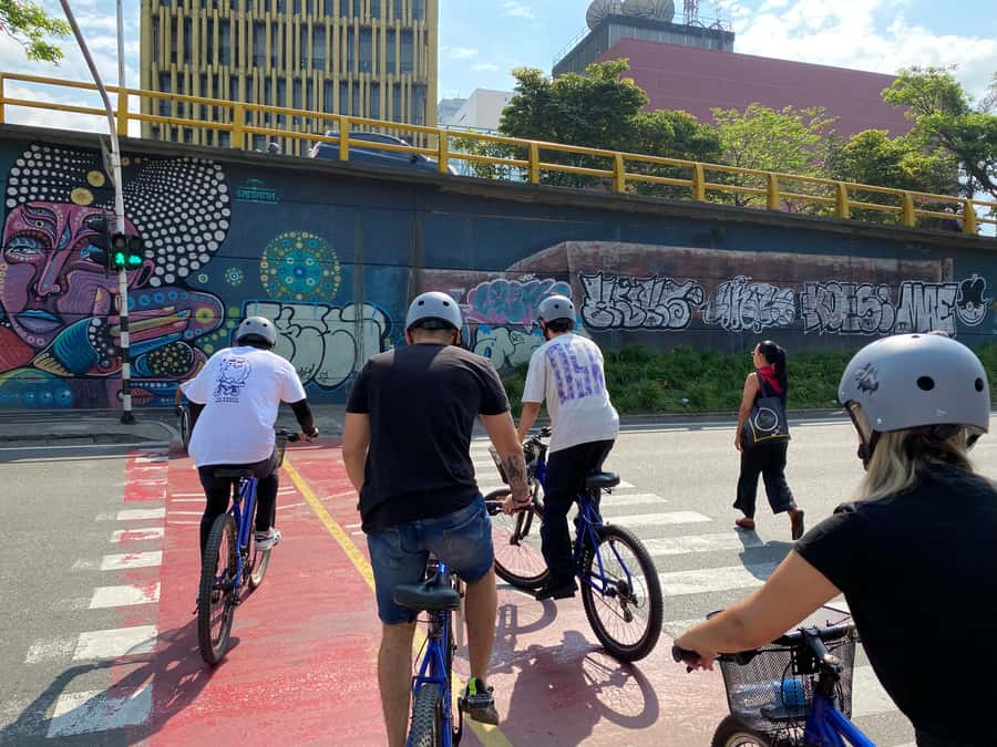 Bike Tour Medellin with Snacks and Local Beer - Start at San Joaquin and get moving
