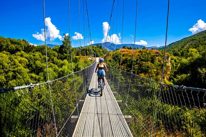 Bike & Wine Tour: Arrowtown to Valley of the Vines - Arrowtown: gold-rush streets and a proper bike briefing