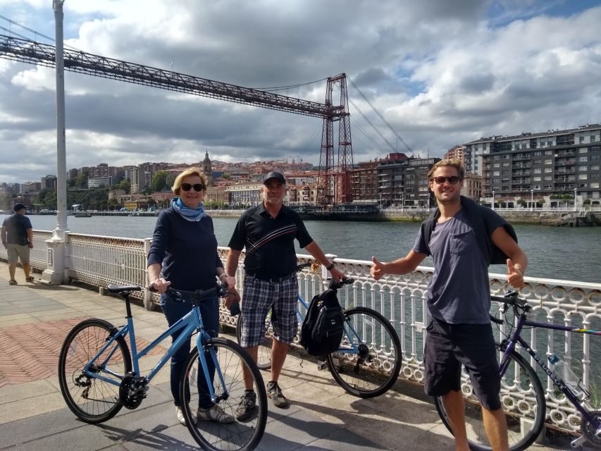 Bike with Pintxos & Drinks in Getxo. Bilbao´s scenic seaside - Riding toward the Biscay cliffs