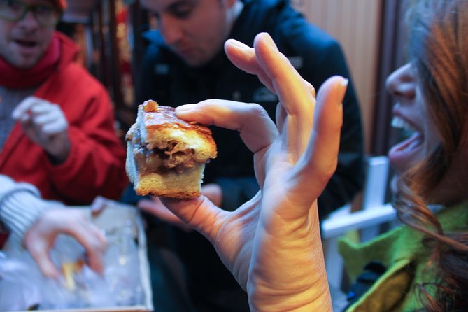 Bikes, Bites & Views: Chicago's Signature Dishes Bike Tour-Adults - Food restrictions and practical comfort