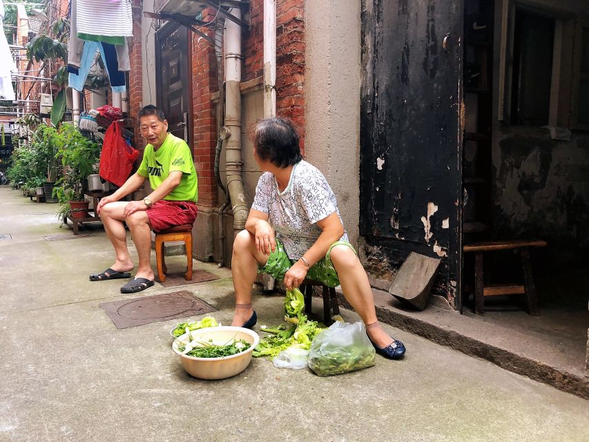 Biking Real Shanghai& Tea Tasting Experience - Starting outside the Garden Hotel