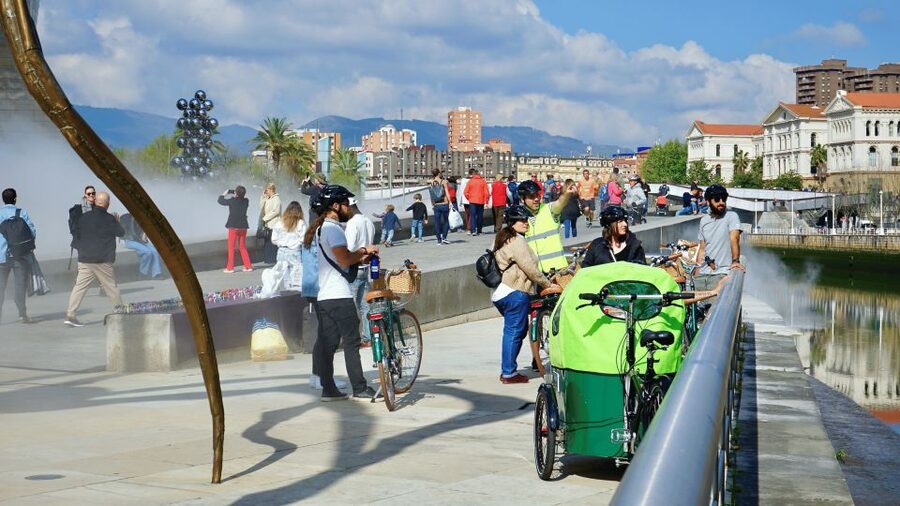 Bilbao: City Highlights Guided Bike Tour - Doña Casilda Park and the quieter side of central Bilbao