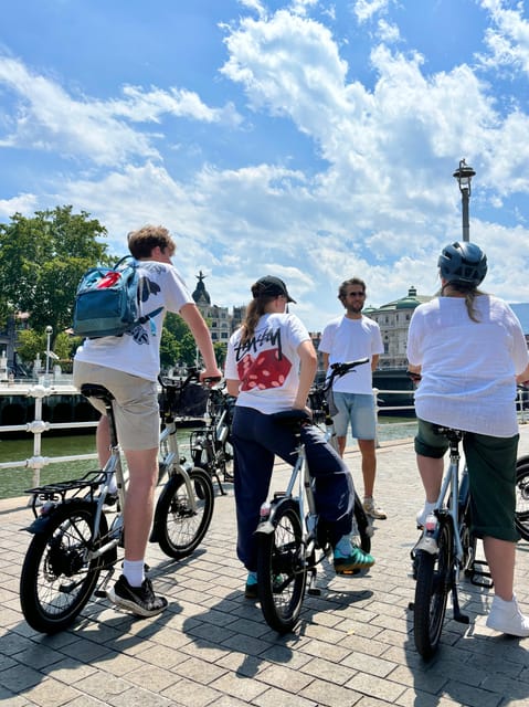 Bilbao: Guided Highlights Small Group or Private E-Bike Tour - The Guggenheim and Zubizuri Bridge