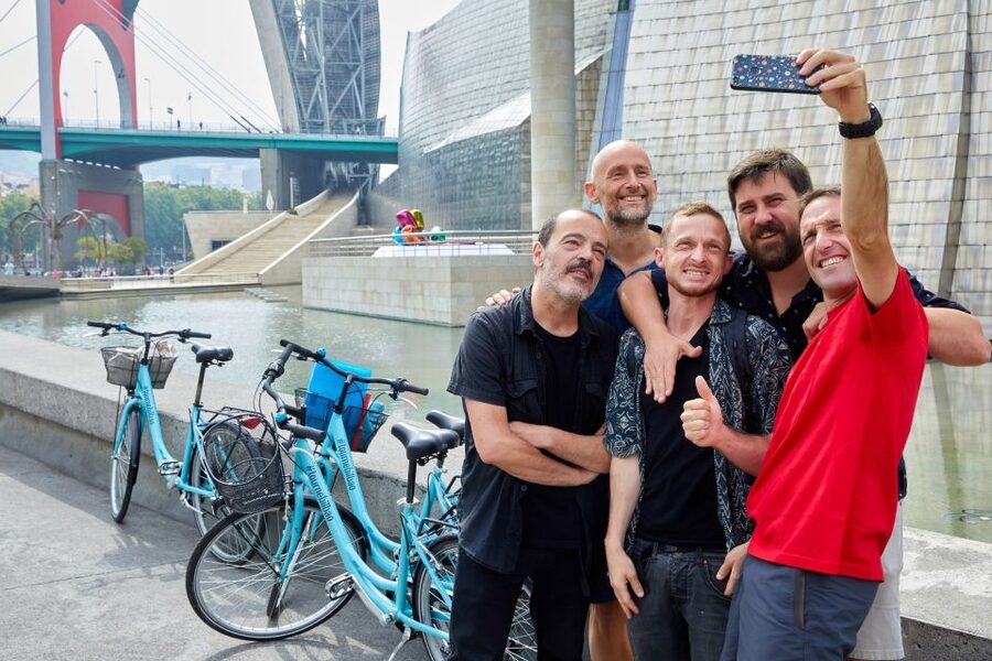 Bilbao: Guided Highlights Small Group or Private E-Bike Tour - What the Guides Add to the Ride