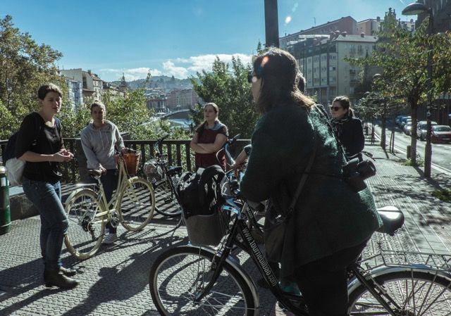 Bilbao: Guided Highlights Small Group or Private E-Bike Tour - Following the Nervión River to the Modern City
