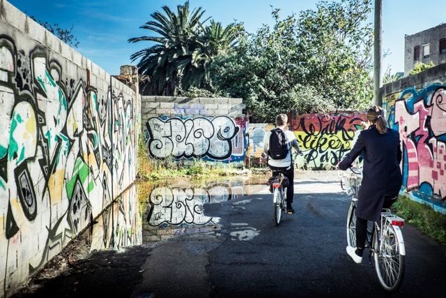 Bilbao: Street Art Small Group E-Bike Tour - City Centre Galleries and Public Art