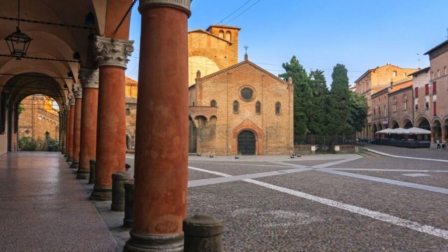 Bologna Guided Bike Tour - The Archiginnasio and Bologna’s university story