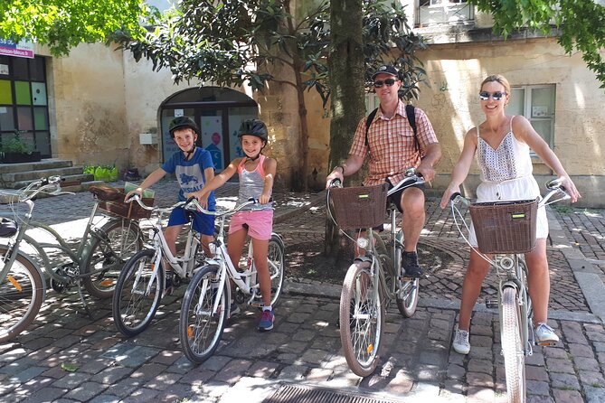 Bordeaux bike tour "The Best of Bordeaux" - The riverfront from Parc aux Angéliques