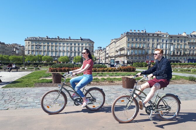 Bordeaux bike tour "The Best of Bordeaux" - Grosse Cloche and Saint-Michel