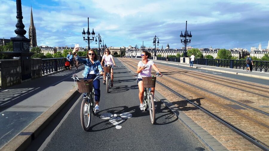 Bordeaux: Top Landmarks & Historic Bike Tour - Cathedral, Saint-Pierre, and the old lanes