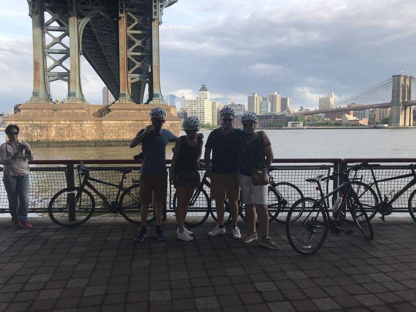 Brooklyn: 2-Hour Manhattan & Brooklyn Bridges Bike Tour - What the guide and equipment add