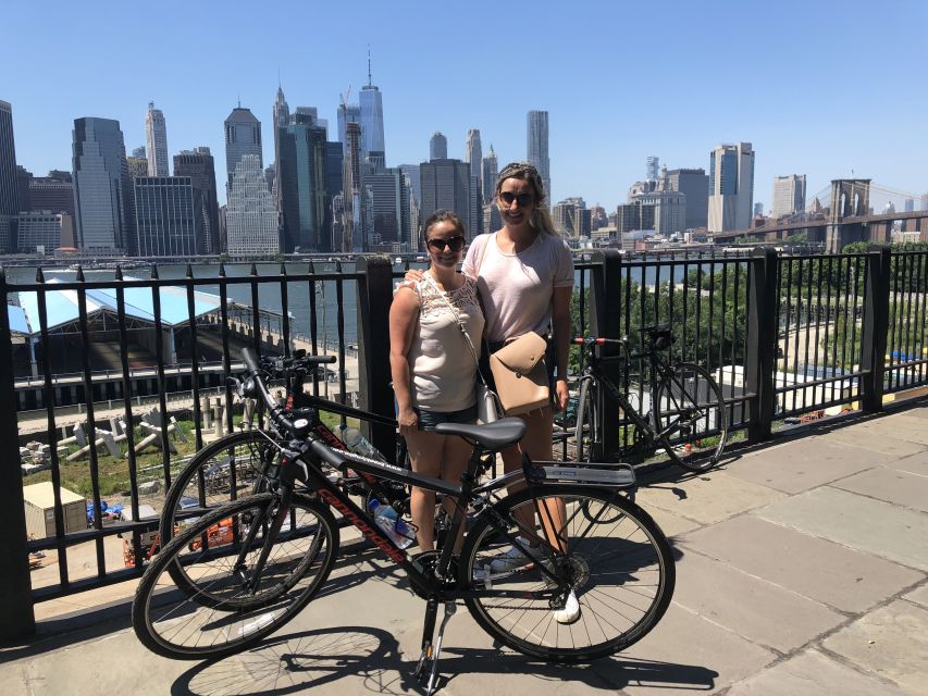 Brooklyn: 2-Hour Manhattan & Brooklyn Bridges Bike Tour - City Hall Park and lower Manhattan’s civic buildings