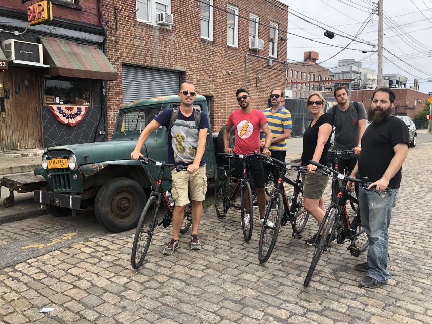 Brooklyn: Sightseeing Bike Tour with Local Guide - Who should book this ride?