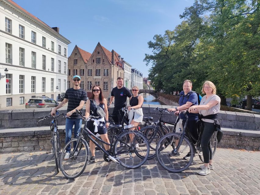 Bruges by bike with family and friends! - Minnewater and the Beguinage