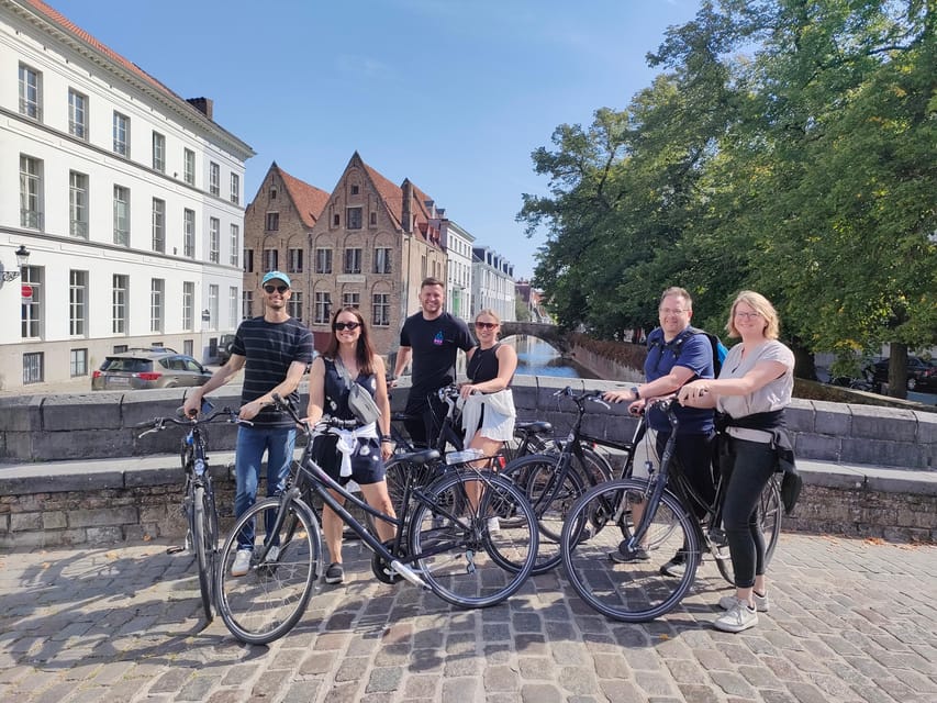 Bruges by bike with family and friends! - Canals, squares and medieval landmarks