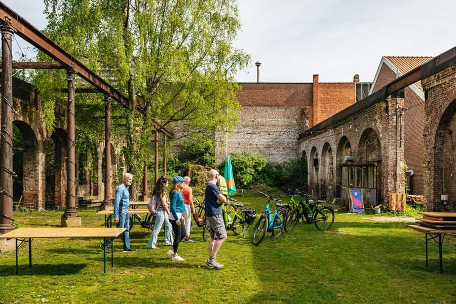 Brussels: City Highlights and Hidden Gems Bike Tour - Why a bike is the right way to see Brussels