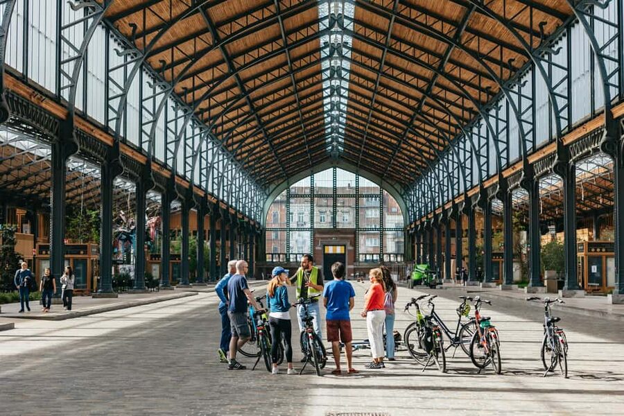 Brussels: City Highlights and Hidden Gems Bike Tour - How difficult is the cycling?