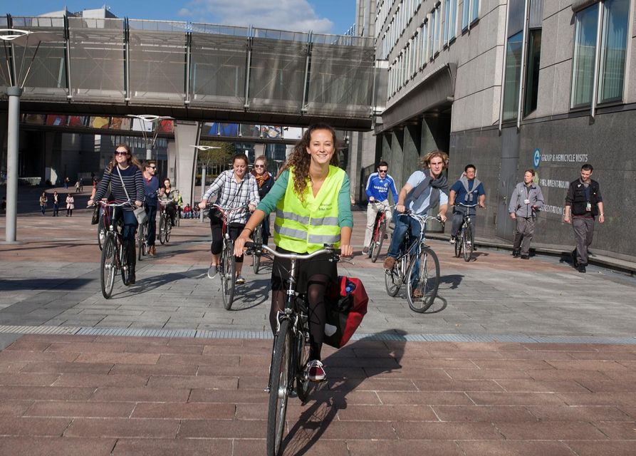 Brussels: Sightseeing Bike Tour - Pace, bikes, and comfort