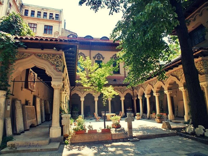 Bucharest: Half Day Bike Tour - Victoria Boulevard and the city’s French influence