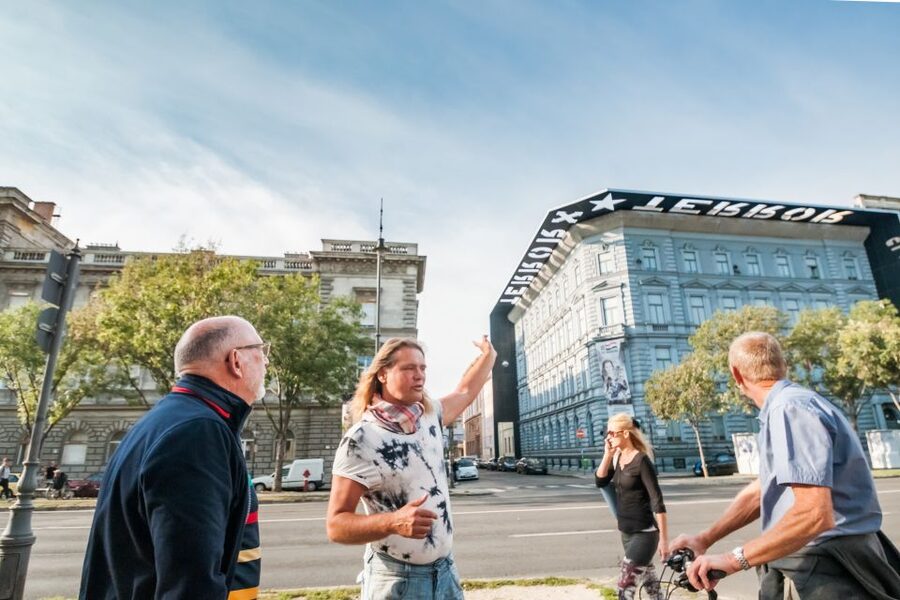 Budapest: Guided City Discovery Bike Tour - Key points to know before booking