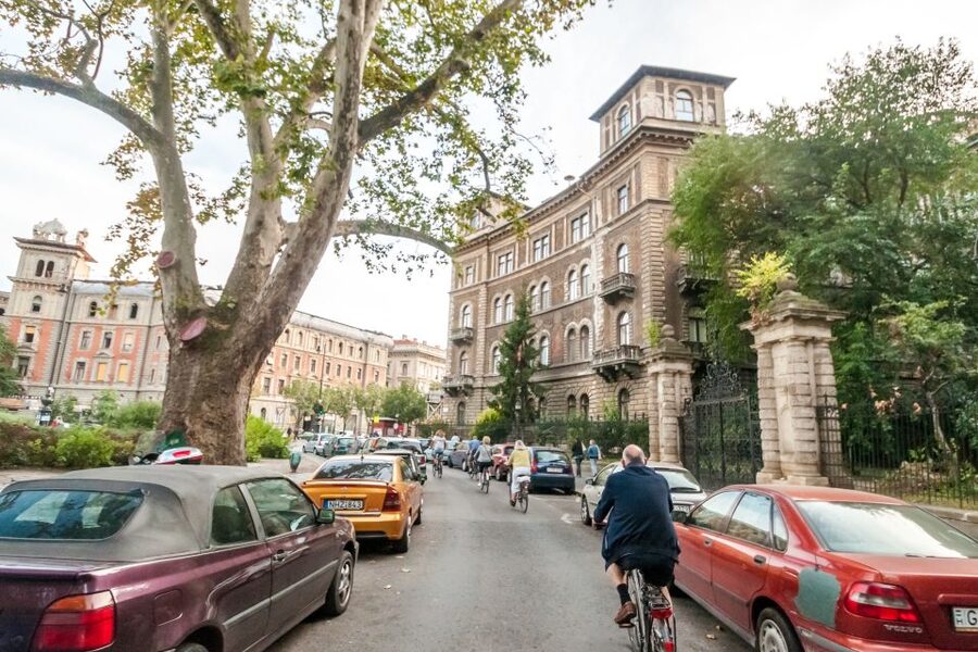 Budapest: Guided City Discovery Bike Tour - Heroes’ Square and City Park