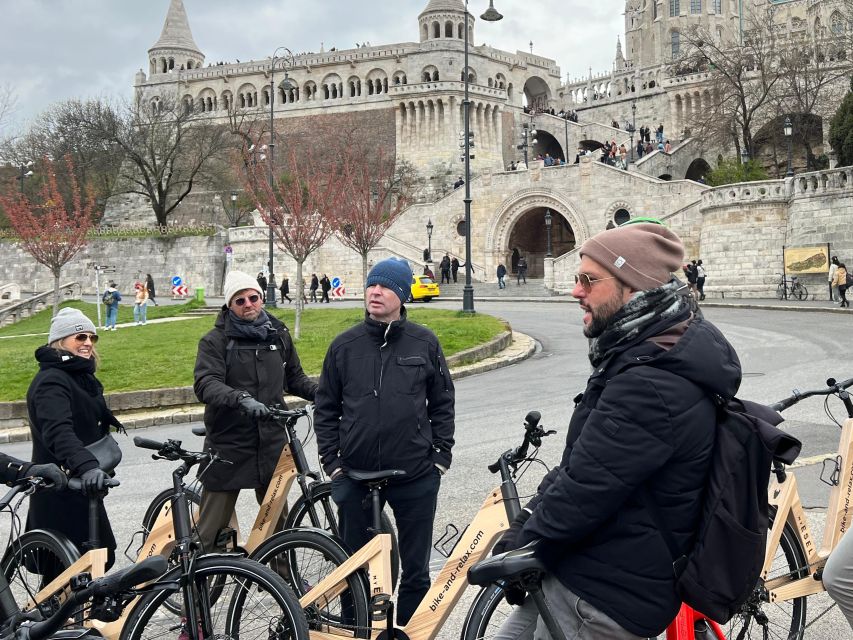 Budapest: Guided Downtown Electric Bike Tour - Crossing Chain Bridge and climbing Castle Hill