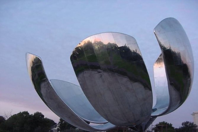 Buenos Aires Bike Tour: North Districts, Recoleta and Palermo - Recoleta Cemetery: the stop that gives the ride its focus