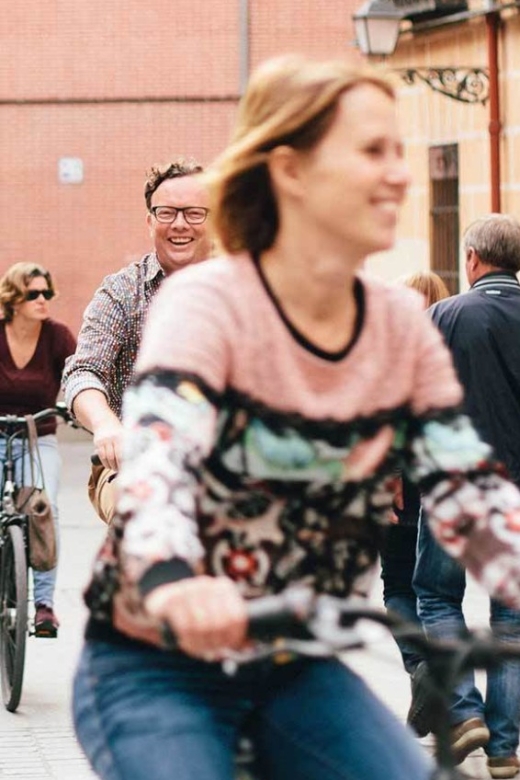 Cadiz: City Sightseeing Guided Tour by Bike - Key points at a glance
