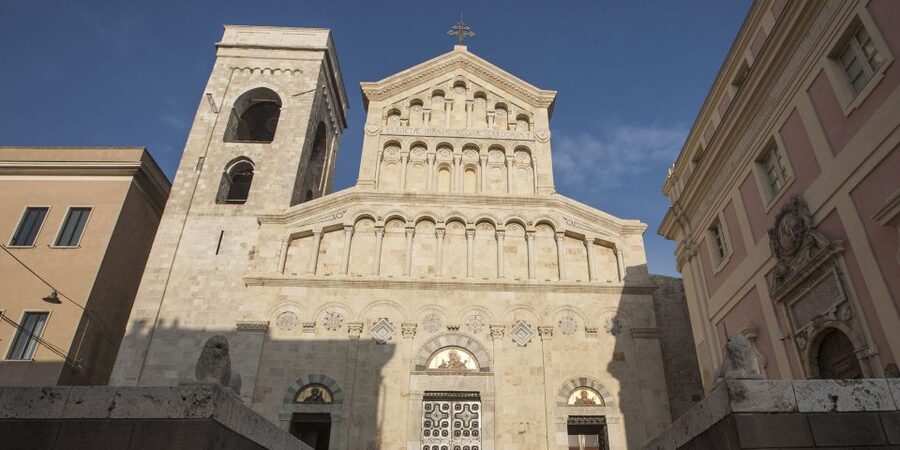 Cagliari: Guided Old Town Tour by Electric Bike - Who will enjoy this ride most