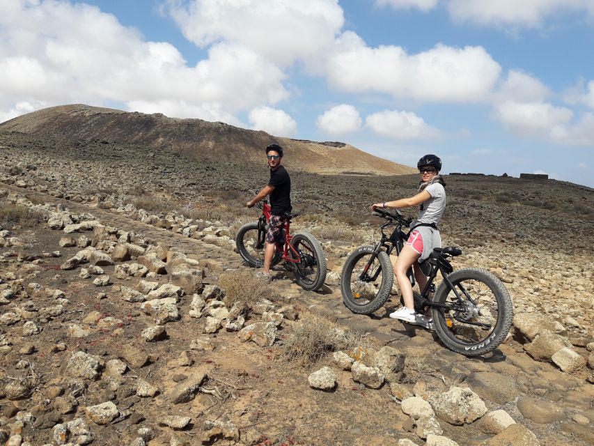 Caleta de Fuste/Corralejo: Guided E-Bike Tour & Crater Hike - Who should book this ride?