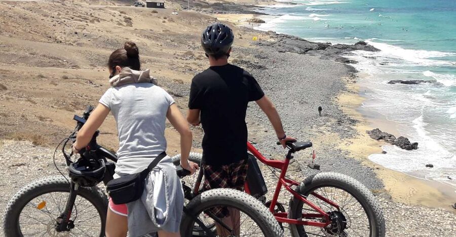 Caleta de Fuste/Corralejo: Guided E-Bike Tour & Crater Hike - The short hike into Calderón Hondo